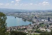 Blick auf die Stadt Zug, die zweitbeste Stadt der Schweiz. Vier Ränge später folgt... (Bild: Maria Schmid)