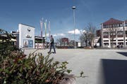 Der Bahnhof und der Dorfplatz sollen baulich weiterentwickelt werden. (Bild: Werner Schelbert (Rotkreuz, 29. März 2017))