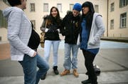Was, schwanger? Teenagermütter sind in der Schweiz ein Randphänomen. (Symbolbild Manuela Jans/Neue LZ)