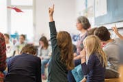 Die integrative Schule ist eines der grossen Projekte, welche die Bildungslandschaft beschäftigen. (Bild: Gaetan Bally/Keystone)