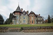 Die Villa Vicovaro ist das Haupthaus und eines der drei Gebäude im Dreilindenpark. (Bild: Pius Amrein)