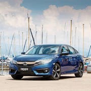 Der Honda Civic in der Limousinenkarosserie überrascht mit Feinheiten.