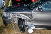 Auch das zweite in die Kollision involvierte Auto ist ramponiert. (Bild: Luzerner Polizei (Wolhusen, 1. Februar 2018))