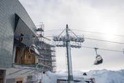 Blick auf die Bergstation der Sesselbahn Schneehüenerstock. (Bild: PD / Andermatt Swiss Alps / Valentin Luthiger)