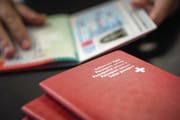 Seit 2015 steht der Schweizer Pass wieder hoch im Kurs. (Bild: Michel Canonica (St. Gallen, 23. März 2017))