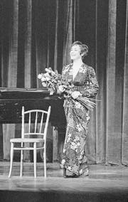 Die Sopranistin Edith Mathis erhält 1978 den Hans-Reinhart-Ring, die höchste Theaterauszeichnung der Schweiz. (Bild: Keystone (Zürich, 28. November 1978))