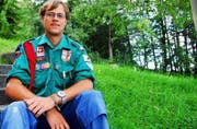 David Käslin, Kantonsleiter der Pfadi Unterwalden, im September 2007 vor dem Pfadilokal in Beckenried. (Archivbild Corinne Glanzmann/Neue NZ)