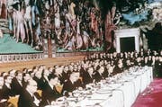 Grundsteinlegung der EU: Die Unterzeichnung der Verträge zur Bildung der Europäischen Wirtschaftsgemeinschaft (EWG). Bild: AFP (Rom, 25. März 1957)