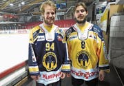 Mike Küng (links) und Nico Dünner im Langenthal-Dress. (Bild: Daniel Gerber)