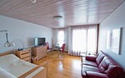 Ein gefragtes Angebot: das Ferienzimmer im Alterszentrum Herti in Zug. (Bild: Maria Schmid (Zug, 3. Juli 2017))