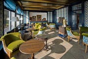 Blick in einen schmucken Salon den neuen «Hotel Château Gütsch». (Bild: Pius Amrein / Neue LZ)