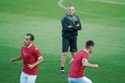 Lugano (hinten Trainer Pierluigi Tami) trainiert in Luzern. (Bild: Urs Flüeler/Keystone (27. September 2017))