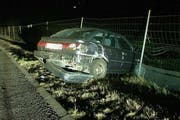 Das Unfallfahrzeug. (Bild: Kapo Schwyz)