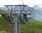Reste der alten Sesselbahn der Panoramawelt zwischen Turren und Lungern-Schönbüel. (Archivbild) (Bild: Neue OZ / Markus von Rotz)