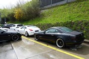 Konfiszierte Autos vor dem Strassenverkehrsamt des Kantons Luzern (Bild: pd)