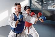Pascal Egger (33) und Maria Fernanda Salvador (45) holten in Berlin den Karate-Weltmeistertitel.Bild: Nadia Schärli (Luzern, 1. Dezember 2016)
