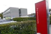 Die Sporthallen der Kantonsschule Zug können nun doch zu schulfreien Zeiten genutzt werden. (Bild: Werner Schelbert (15. April 2016))