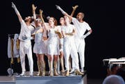 Die Gruppe Young Performance des Lucerne Festival experimentiert auf der Bühne der Zuger Shedhalle. (Bild: Werner Schelbert (Zug, 12. März 2017))