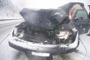 Der Unfallwagen auf der A2. (Bild: Kantonspolizei Uri)