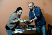 Esmeralda Nussbaum von Felten und Fabiano von Felten haben eine Diplomarbeit über frühe Mutterschaft verfasst. (Bild: Nadia Schärli / Neue LZ)