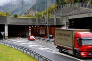 Das Portal des Gotthard-Strassentunnels auf der Urner Seite. (Archivbild Boris Bürgisser/Neue LZ)