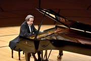 Filigrane Spieltechnik auch in den höchsten Tempi: der österreichische Pianist Rudolf Buchbinder. (Bild: Peter Fischli/LF)