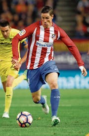 «Wir sind bereit.» Atletico-Stürmer Fernando Torres, hier im Ligaspiel gegen Valencia, hat sich mit seinem Team gegen Rivale Real viel vorgenommen. (Bild: JuanJo Martín/EPA (Madrid, 25. April 2017))