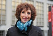 Ina Brueckel von der Zentral- und Hochschulbibliothek. (Bild: Corinne Glanzmann (Neue Luzerner Zeitung))