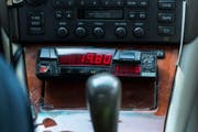 Ein Zähler in einem Taxi. (Symbolbild Christian Beutler / Keystone)