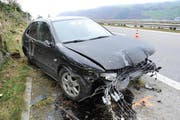 Das Auto erlitt beim Unfall Totalschaden. (Bild: Kapo Nidwalden)