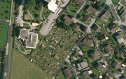 Zwei Schrebergartenhäuser brannten am Mittwoch nieder. (Bild: Google Maps)