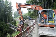 Arbeiten an der Ibergereggstrasse (Archivbild Neue LZ)