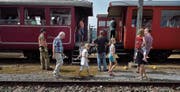 Eisenbahn-Fans am letztjährigen Remisenfest in Hochdorf. (Bild: Nadia Schärli (4. September 2016))