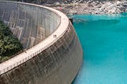 Blick auf den Zervreila-Stausee, aufgenommen im August dieses Jahres. (Bild: Keystone/Gian Ehrenzeller)