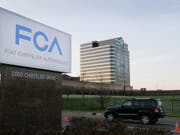 Autokauf per Mausklick: Fiat Chrysler will zunächst Käufer in Italien mit grosszügigen Rabatten dazu verführen. (Archiv) (Bild: KEYSTONE/AP/CARLOS OSORIO)