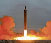 Das nordkoreanische Regime hat erneut eine Rakete abgefeuert. Die Aufnahme zeigt den Raketentest vom 29. August dieses Jahres. (Bild: EPA)