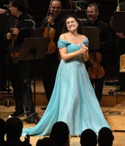 Cecilia Bartoli liess sich von der Begeisterungsfähigkeit des Luzerner Publikums sichtlich berühren. (Bild: Lucerne Festival/Peter Fischli)