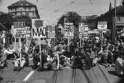 Neue Protestform: Sit-in gegen den Vietnam-Krieg in Bern im Juni 1968. (Bild: Joe Widmer/Photopress-Archiv)
