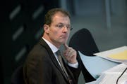 Bildungsdirektor Reto Wyss erhält von den Parteien keine Rückendeckung. (Bild: Pius Amrein / Neue LZ)