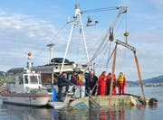 Das geborgene Boot. (Bild: Luzerner Polizei)
