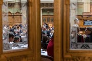 Die Schlussabstimmung zur Rentenreform am 17. März im Nationalrat verspricht Spannung. (Bild: Alessandro della Valle/Keystone)