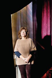 Isabelle Ruf, die kŸnstlerische Leiterin des Stadttheater Sursee, vor der Premiere der Operette die Fledermaus, am 11. Januar 2017 hinter der Kulisse. (LZ/Eveline Beerkircher)