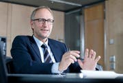 Die Zuger Regierung (im Bild Finanzdirektor Peter Hegglin) ist besorgt. (Bild: Stefan Kaiser / Neue ZZ)