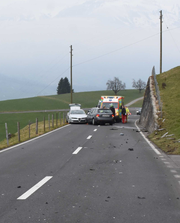 An den drei am Unfall beteiligten Autos entstanden Totalschaden. (Bild: Kantonspolizei Obwalden)