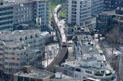 Das Schienennetz im Raum Zug hat seine Leistungsgrenze erreicht. (Bild: Stefan Kaiser / Neue ZZ)