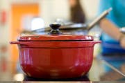 Keine Idee, was Sie kochen sollen? Im Internet hilft man Ihnen gerne. (Bild: Keystone (Symbolbild))