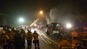 Die Feuerwehr im Einsatz. (Bild: Leserbild)