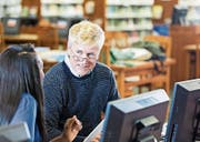 Hierarchien und Abhängigkeiten, wie sie zwischen Dozenten und Studierenden bestehen, bilden die Grundlage für Missbrauch. (Bild: Getty)
