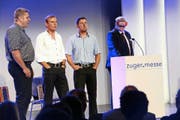 Gäste im Fokus: Trio «Natur pur» mit Daniel Schmidig, Beny Betschart, Christan Gwerder und Othmar Reichmuth (links) sowie Dolfi Müller und Fabienne Bamert (rechts). Bilder: Werner Schelbert (Zug, 22. Oktober 2016)