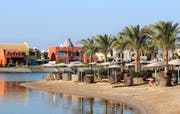 Das Steigenberger Golf Resort im ägyptischen El Gouna. Der Touristenort an einem zehn Kilometer langen Küstenabschnitt am Roten Meer ist das Vorzeigeprojekt von Orascom Development. (Bild: Getty/Dana Smillie)